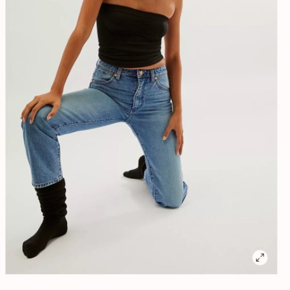 WRANGLER - Stonewash, High-Rise, Straight Leg Jeans - Size 31 - Picture 3 of 5